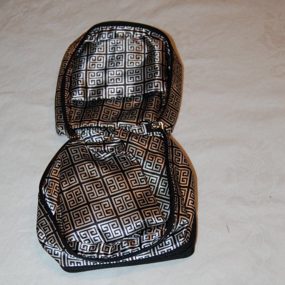 Purse N Make up /Jewelry Bag 4" x 5" x 4 1/2" Black & White - Picture 6 of 16
